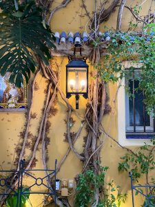apliques en patios andaluces
